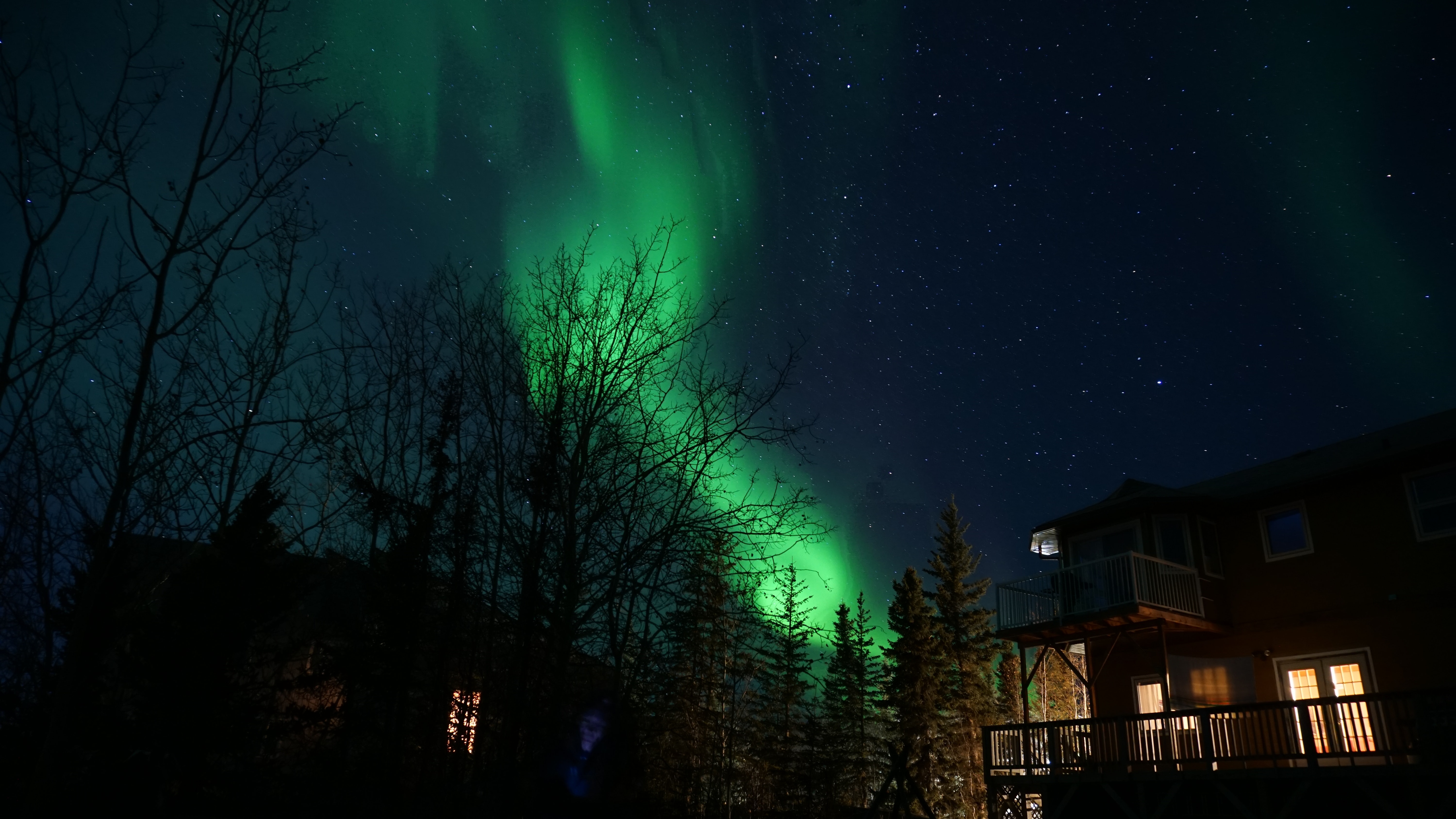 A house under the northern lights